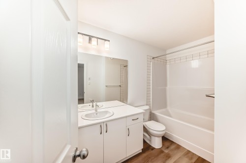 4615 177Ave, Edmonton, AB - Indoor Photo Showing Bathroom