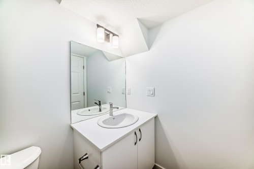 4615 177Ave, Edmonton, AB - Indoor Photo Showing Bathroom