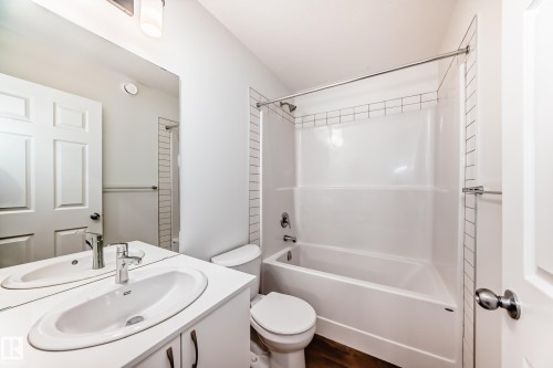 4615 177Ave, Edmonton, AB - Indoor Photo Showing Bathroom