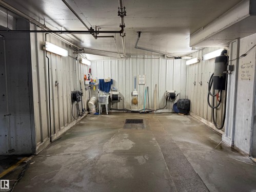 422 6703 172 Street, Edmonton, AB - Indoor Photo Showing Garage