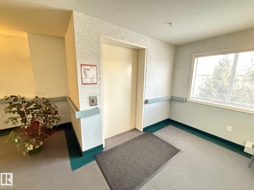 422 6703 172 Street, Edmonton, AB - Indoor Photo Showing Other Room