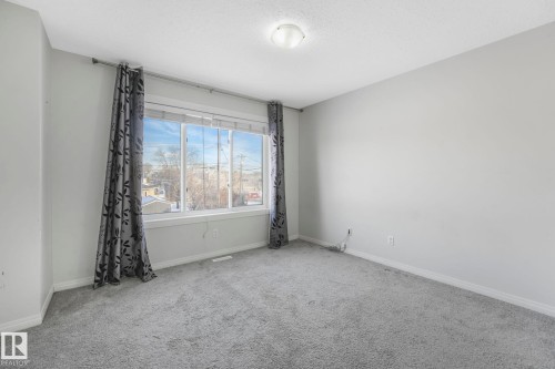 2 11813 43 Street, Edmonton, AB - Indoor