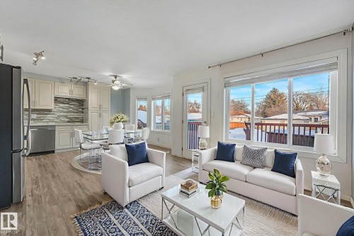 2 11813 43 Street, Edmonton, AB - Indoor Photo Showing Living Room