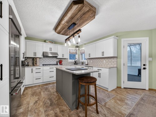 230 51350 Rge Rd 224, Rural Strathcona County, AB - Indoor Photo Showing Kitchen