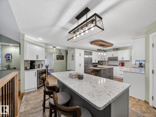 230 51350 Rge Rd 224, Rural Strathcona County, AB - Indoor Photo Showing Kitchen