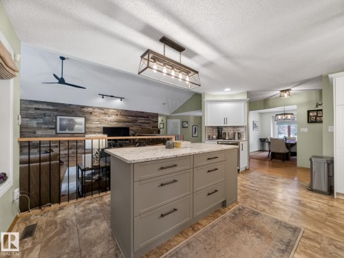 230 51350 Rge Rd 224, Rural Strathcona County, AB - Indoor