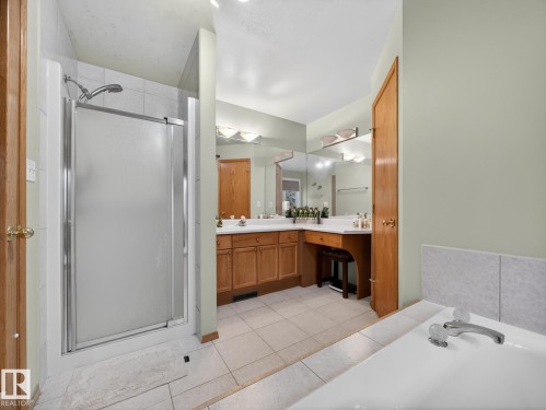 230 51350 Rge Rd 224, Rural Strathcona County, AB - Indoor Photo Showing Bathroom