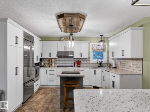 230 51350 Rge Rd 224, Rural Strathcona County, AB - Indoor Photo Showing Kitchen With Upgraded Kitchen