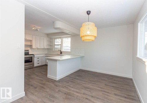 10536 76 Street, Edmonton, AB - Indoor