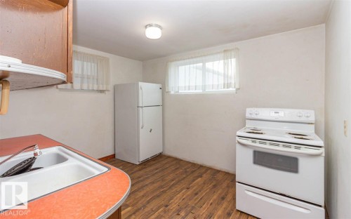 10536 76 Street, Edmonton, AB - Indoor Photo Showing Kitchen With Double Sink