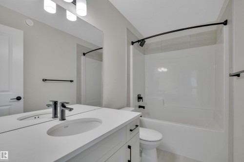 22518 87A Avenue, Edmonton, AB - Indoor Photo Showing Bathroom