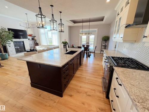 52025 Rge Road 272, Rural Parkland County, AB - Indoor Photo Showing Kitchen