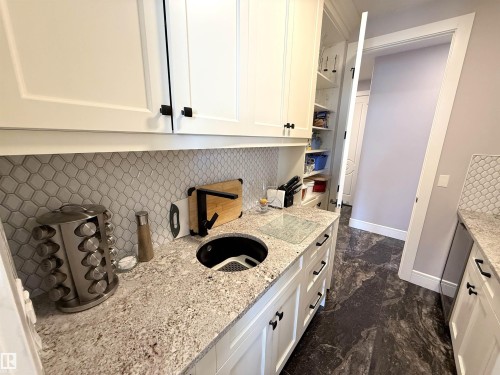 52025 Rge Road 272, Rural Parkland County, AB - Indoor Photo Showing Kitchen