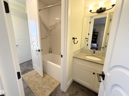 52025 Rge Road 272, Rural Parkland County, AB - Indoor Photo Showing Bathroom