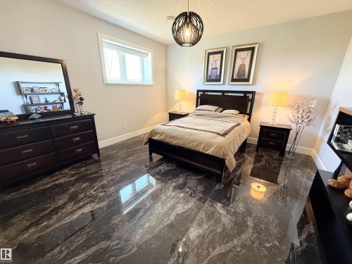 52025 Rge Road 272, Rural Parkland County, AB - Indoor Photo Showing Bedroom