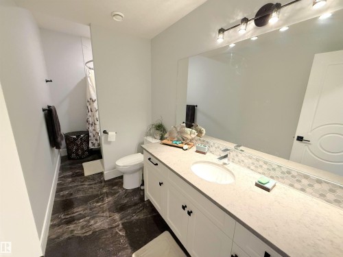 52025 Rge Road 272, Rural Parkland County, AB - Indoor Photo Showing Bathroom