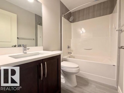 5025 53 Avenue, Calmar, AB - Indoor Photo Showing Bathroom