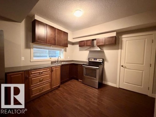 5025 53 Avenue, Calmar, AB - Indoor Photo Showing Kitchen