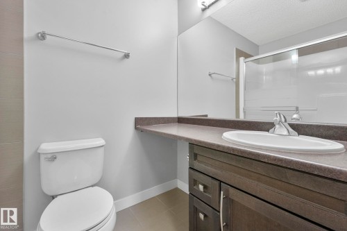 115 2207 44 Avenue, Edmonton, AB - Indoor Photo Showing Bathroom
