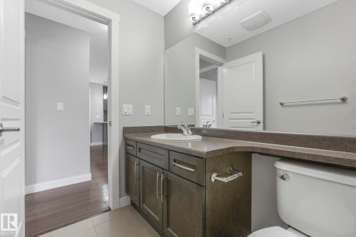 115 2207 44 Avenue, Edmonton, AB - Indoor Photo Showing Bathroom