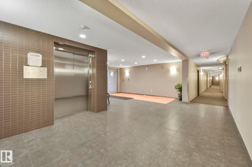 115 2207 44 Avenue, Edmonton, AB - Indoor Photo Showing Other Room