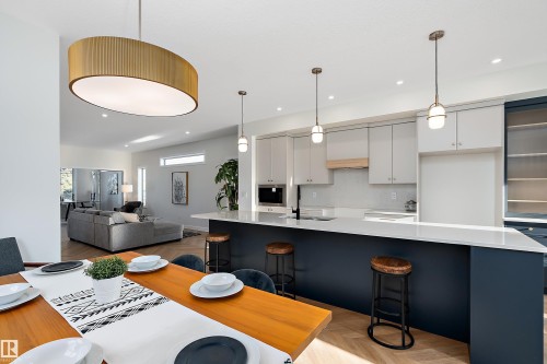 7509 Rowland Road, Edmonton, AB - Indoor