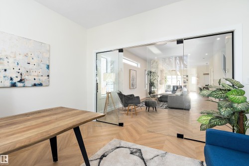 7509 Rowland Road, Edmonton, AB - Indoor Photo Showing Other Room