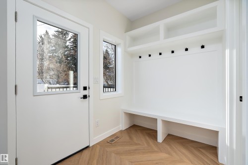 7509 Rowland Road, Edmonton, AB - Indoor Photo Showing Other Room