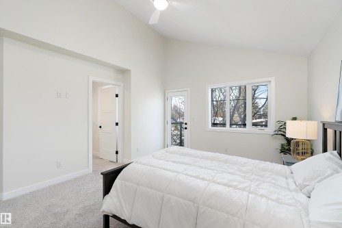 7509 Rowland Road, Edmonton, AB - Indoor Photo Showing Bedroom