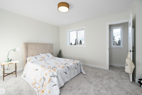 7509 Rowland Road, Edmonton, AB - Indoor Photo Showing Bedroom