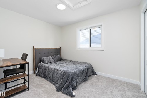 7509 Rowland Road, Edmonton, AB - Indoor Photo Showing Bedroom