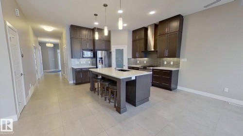 7515 173 Avenue, Edmonton, AB - Indoor Photo Showing Kitchen With Upgraded Kitchen