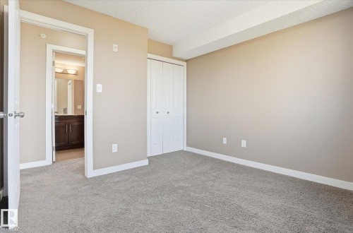 402 11803 22 Avenue, Edmonton, AB - Indoor Photo Showing Other Room