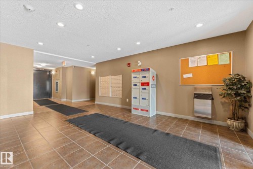 402 11803 22 Avenue, Edmonton, AB - Indoor Photo Showing Other Room