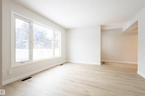 30 Amberly Court, Edmonton, AB - Indoor Photo Showing Other Room