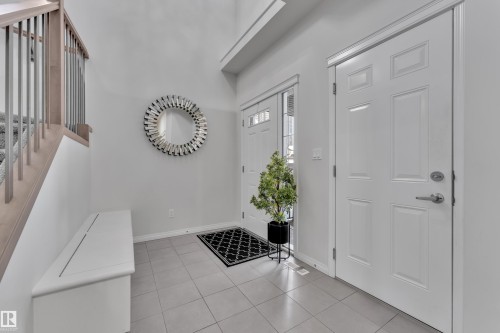 2356 53 Street Sw, Edmonton, AB - Indoor Photo Showing Other Room