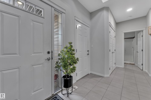2356 53 Street Sw, Edmonton, AB - Indoor Photo Showing Other Room