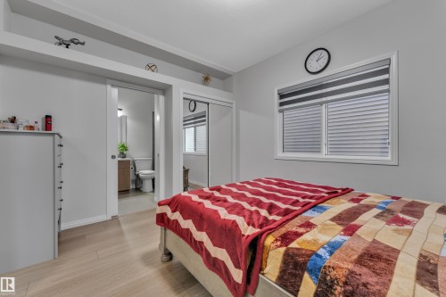 2356 53 Street Sw, Edmonton, AB - Indoor Photo Showing Bedroom