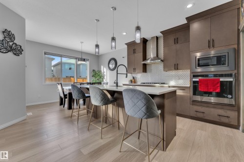 2356 53 Street Sw, Edmonton, AB - Indoor Photo Showing Kitchen With Upgraded Kitchen