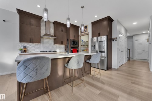 2356 53 Street Sw, Edmonton, AB - Indoor Photo Showing Kitchen With Upgraded Kitchen