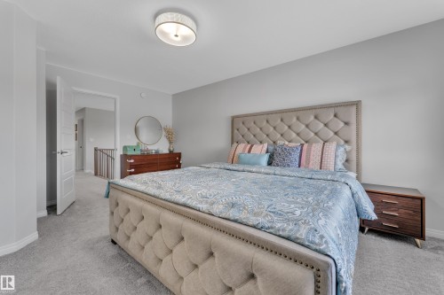 2356 53 Street Sw, Edmonton, AB - Indoor Photo Showing Bedroom
