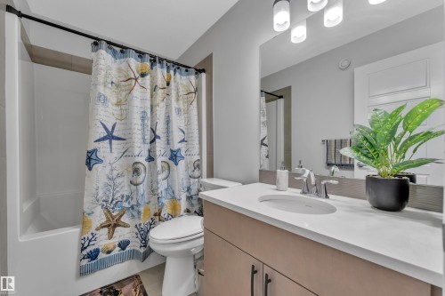 2356 53 Street Sw, Edmonton, AB - Indoor Photo Showing Bathroom