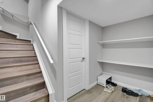 2356 53 Street Sw, Edmonton, AB - Indoor