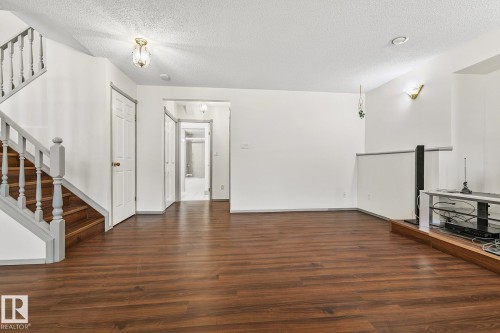 Edmonton, AB - Indoor Photo Showing Other Room