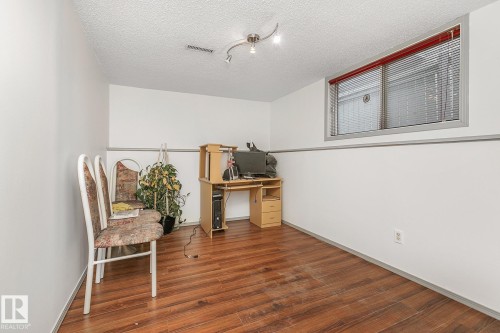Edmonton, AB - Indoor Photo Showing Other Room