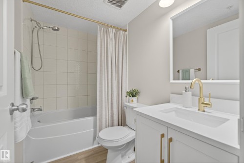 109 5804 Mullen Place, Edmonton, AB - Indoor Photo Showing Bathroom