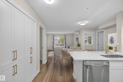 109 5804 Mullen Place, Edmonton, AB - Indoor Photo Showing Kitchen