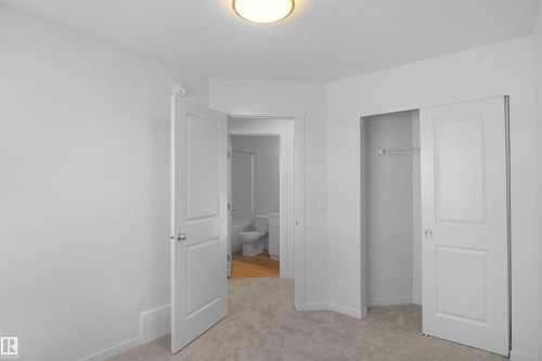 509 Aster Drive, Edmonton, AB - Indoor Photo Showing Other Room