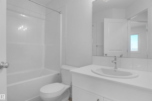 509 Aster Drive, Edmonton, AB - Indoor Photo Showing Bathroom