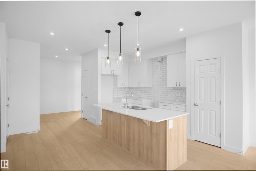 8504 183 Avenue, Edmonton, AB - Indoor Photo Showing Kitchen